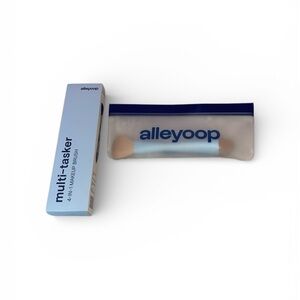 Multi tasker 4 in one makeup brush NWT it was unboxed never used Brand new